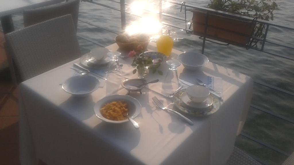 Villa Residence La Limonaia Gargnano Pokoj fotografie